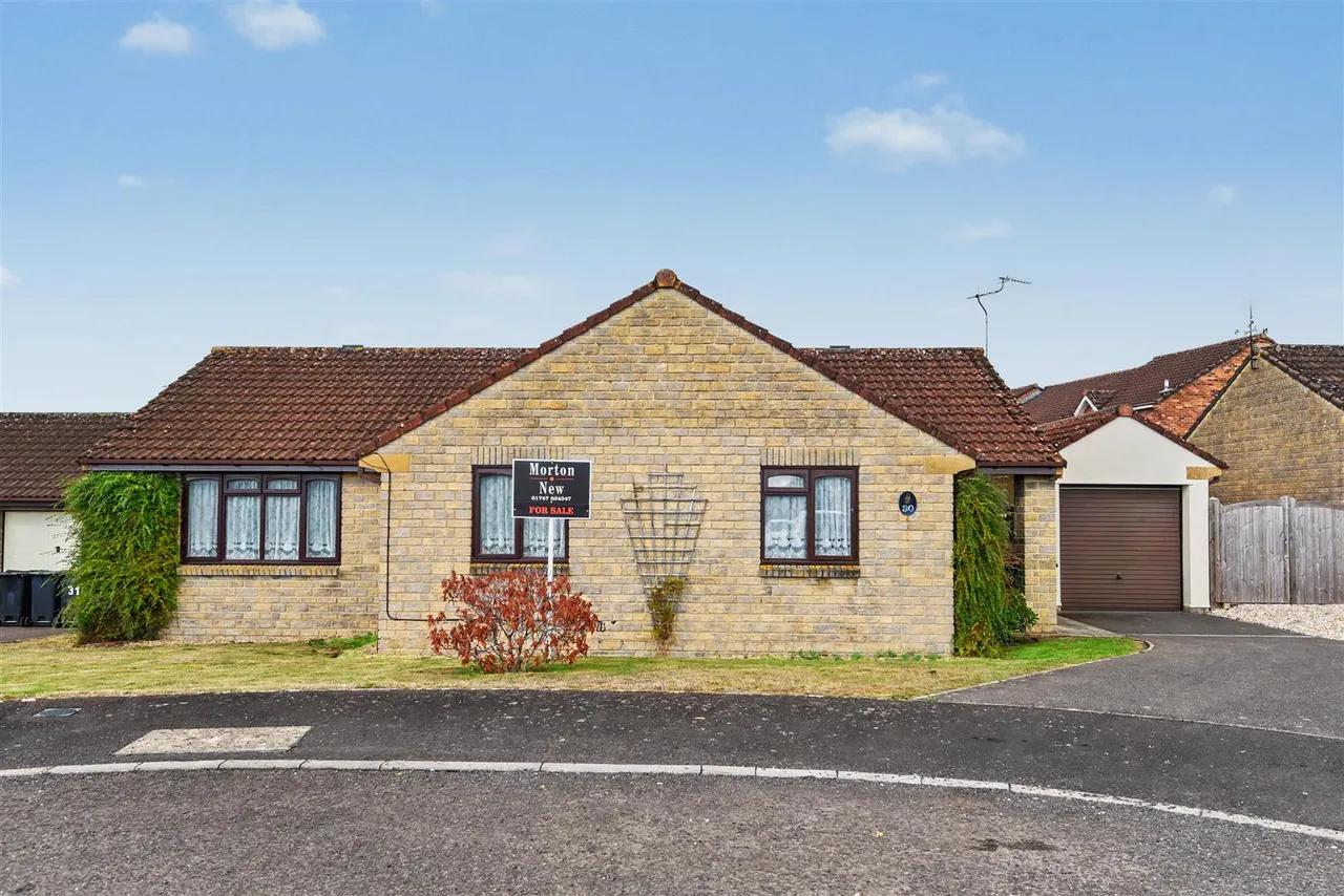 3 bed house for sale, Foxglove Close, Wyke