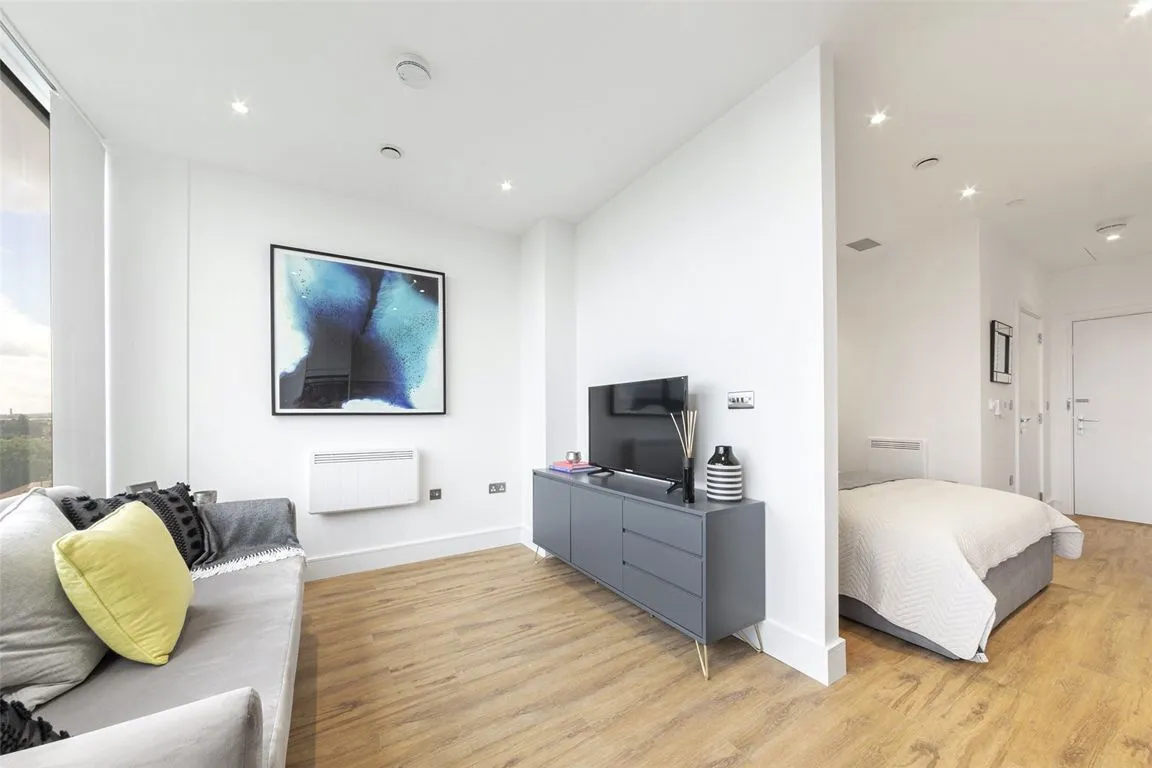 West Gate, Ealing, photo 3