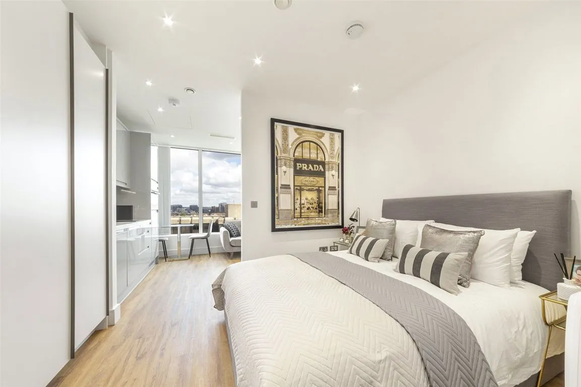 West Gate, Ealing, photo 6
