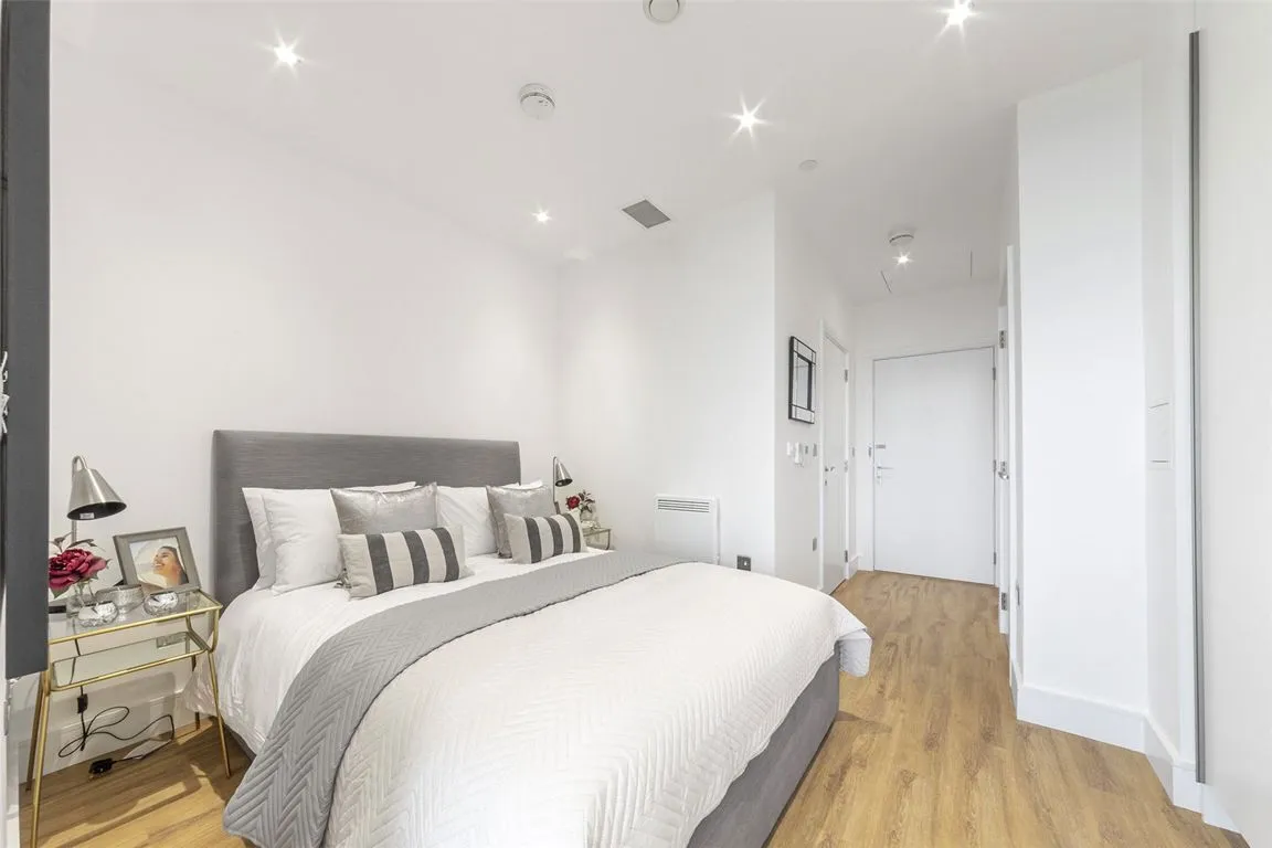 West Gate, Ealing, photo 5