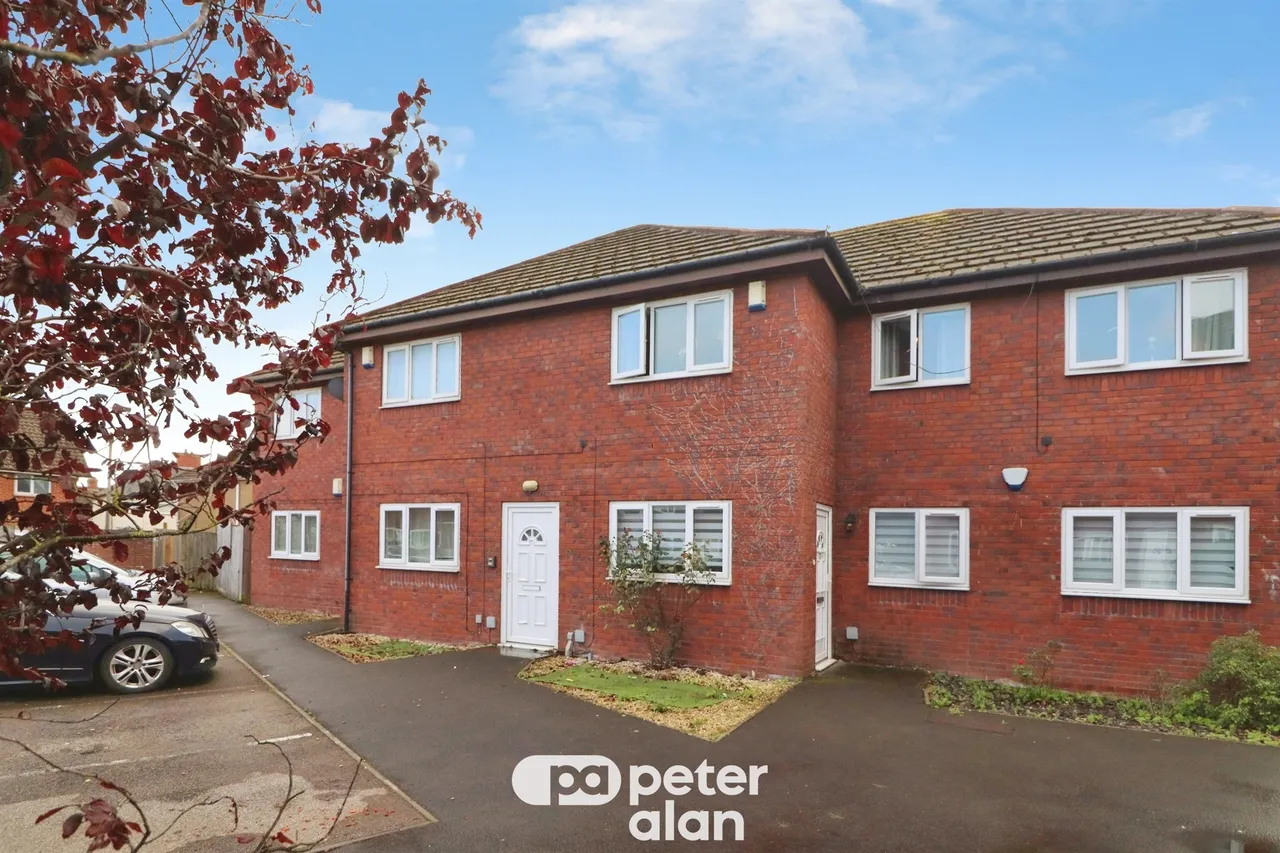 2 bed flat for sale, Deemuir Square, Cardiff, CF24