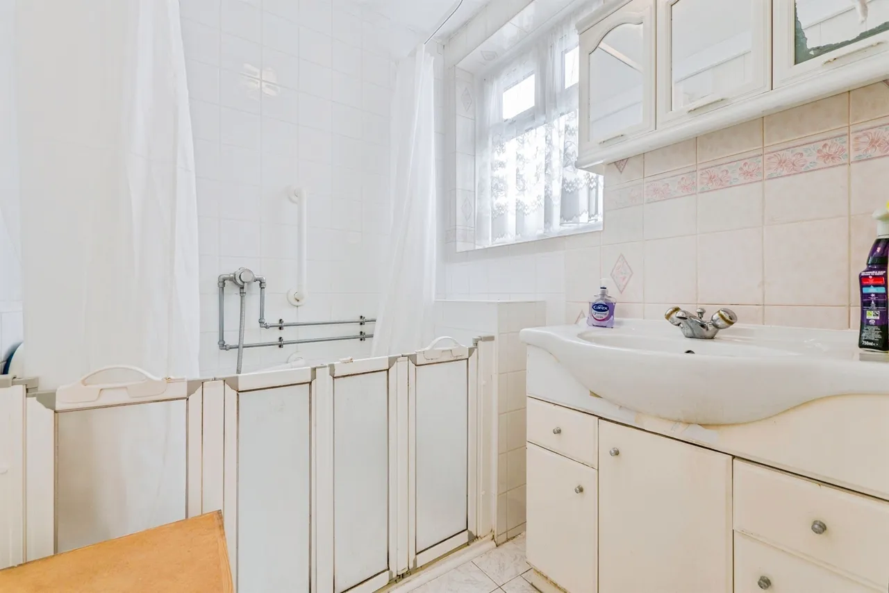Diamond Street, Adamsdown, CF24, photo 9