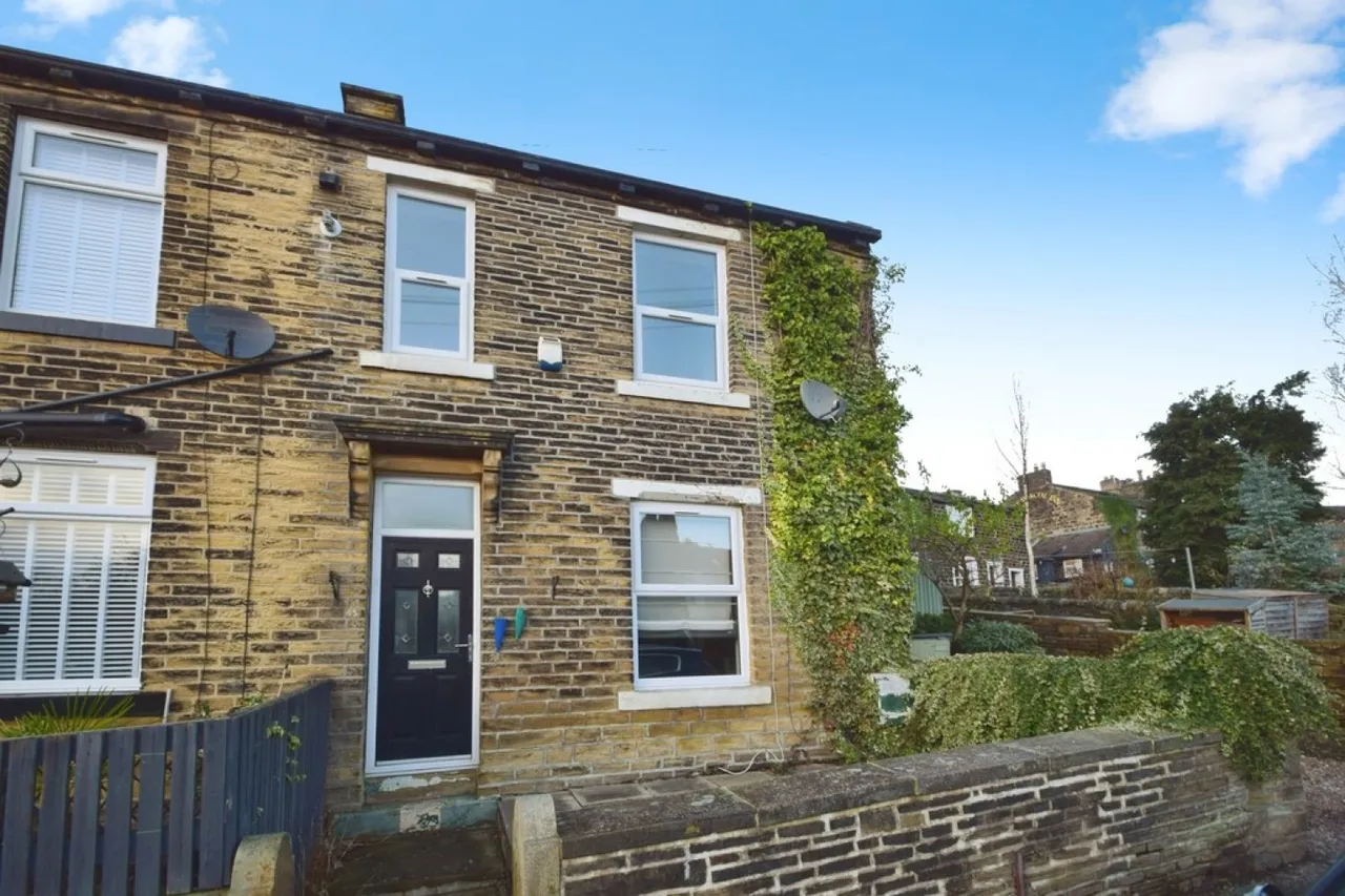 2 bed house for sale — Thackley, Bradford, West Yorkshire
