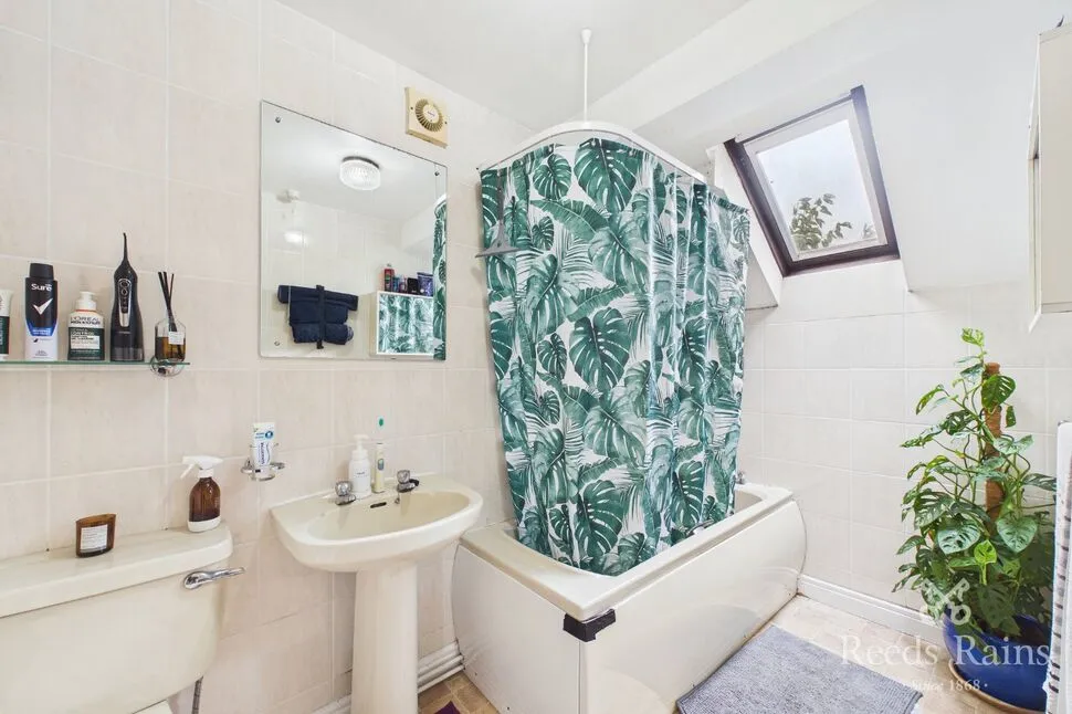 Nabcroft Lane, Crosland Moor, HD4, photo 6