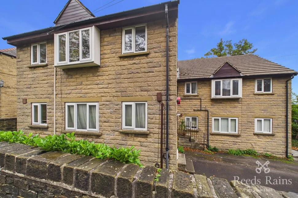 1 bed flat to rent, Nabcroft Lane, Crosland Moor, HD4