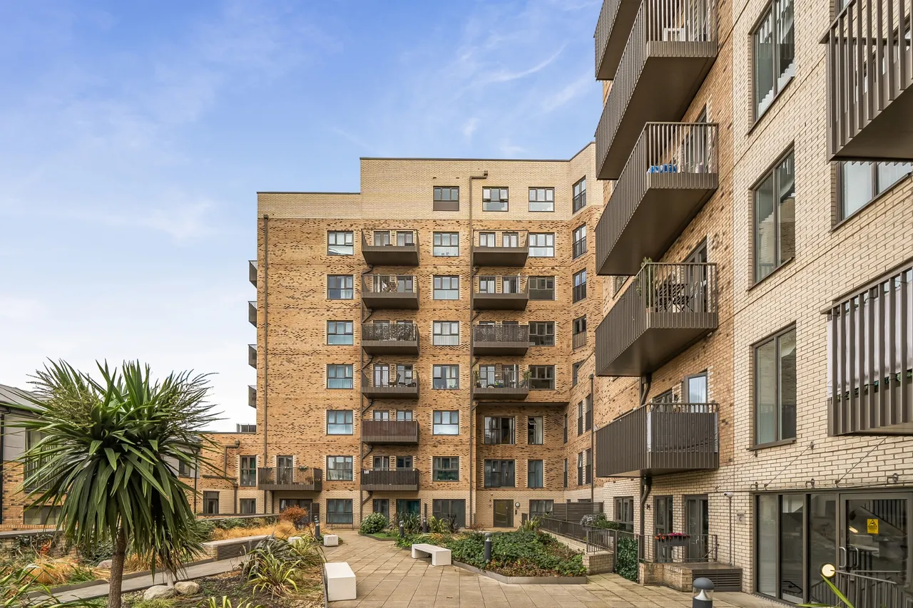 1 bed flat for sale, Blyth Road, Hayes, UB3