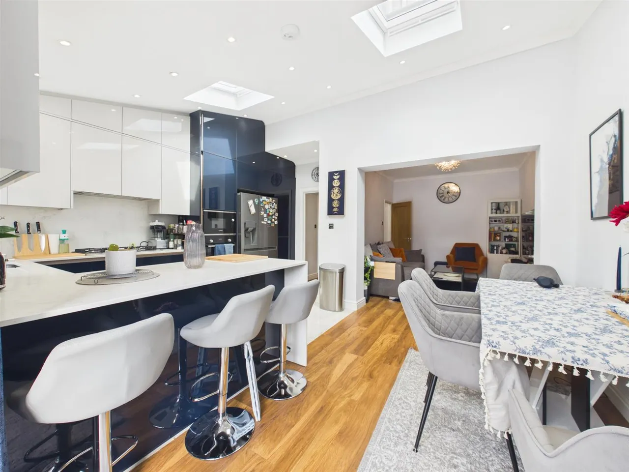 Victoria Road, Ruislip, HA4 0DR, photo 5