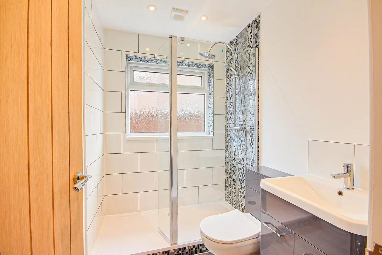 The Holly Grove, Quedgeley, Gloucester, GL2, photo 6