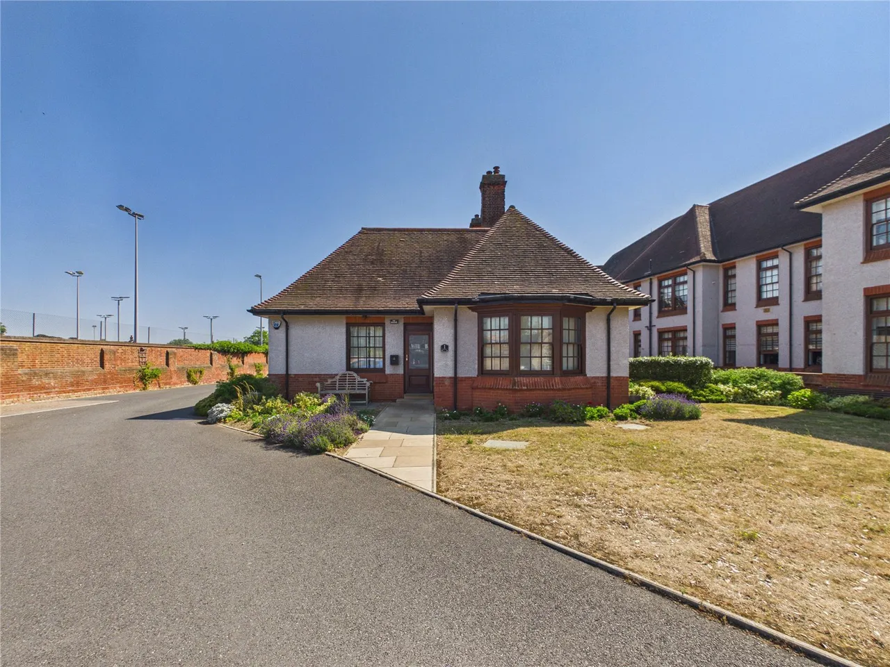 2 bed flat for sale, Undercliff Road East, Felixstowe, IP11