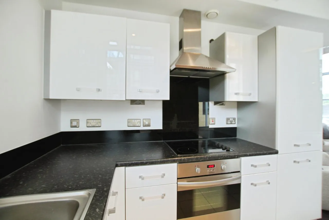 Salts Mill Road, Shipley, BD17, photo 6