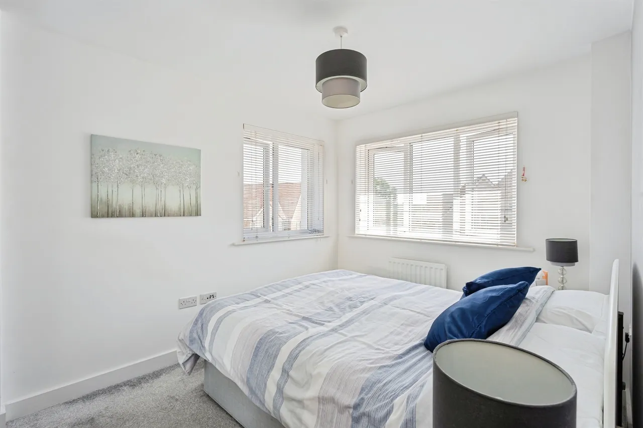 Hardham Close, HAYWARDS HEATH, photo 6