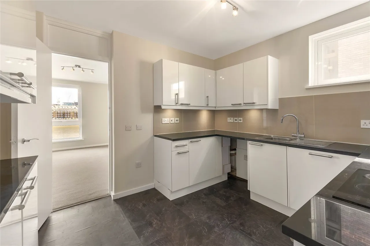 Valiant House, Vicarage Crescent, Battersea, London, SW11, photo 3
