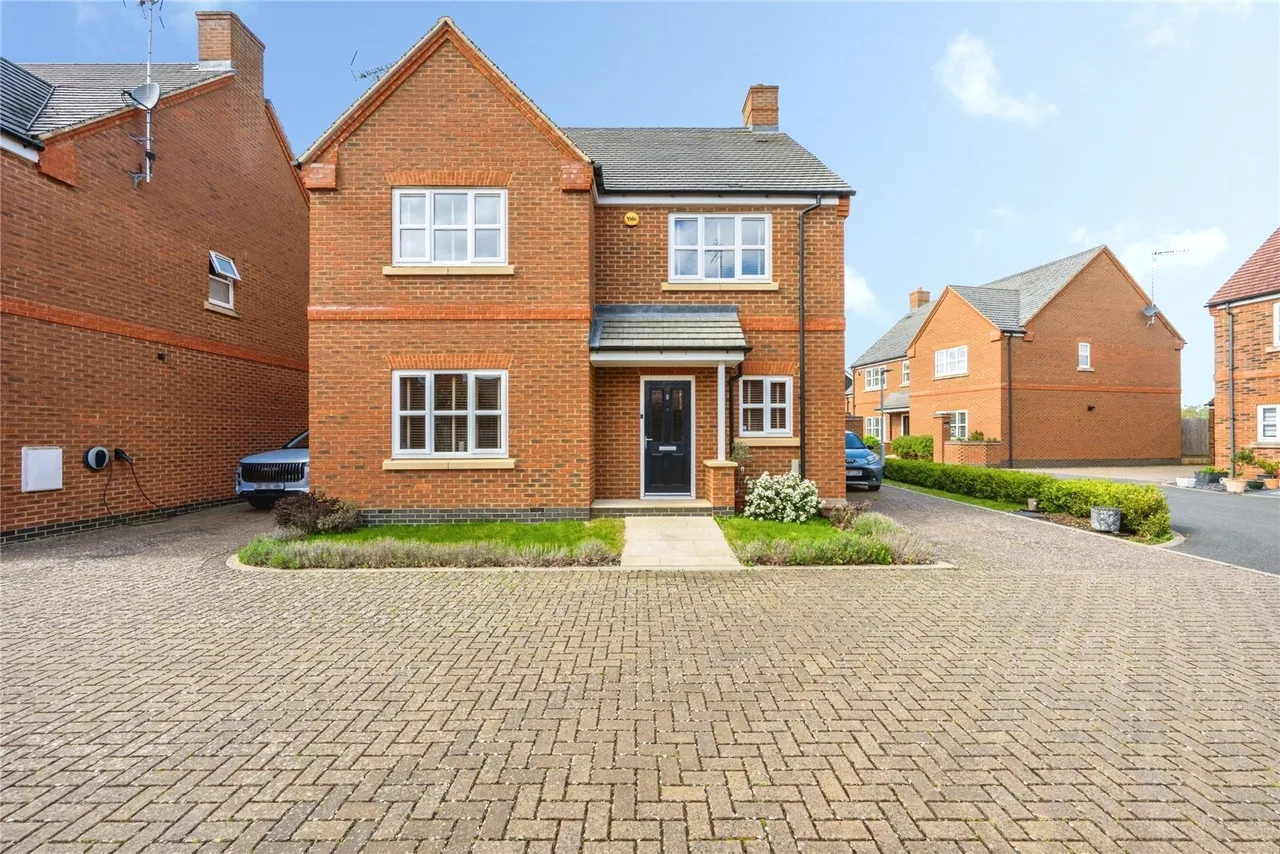 4 bed house for sale — Meadow Brook, Stoke Hammond, Milton Keynes, Buckinghamshire, MK17