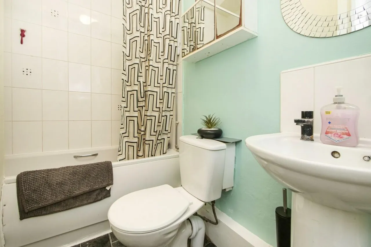 Asquith Avenue, York, YO31, photo 16