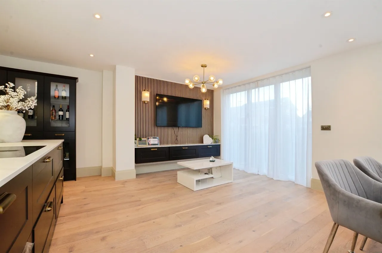 Hastings Way, Bushey, photo 6