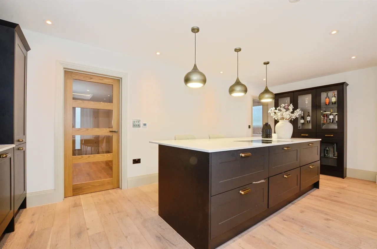 Hastings Way, Bushey, photo 8