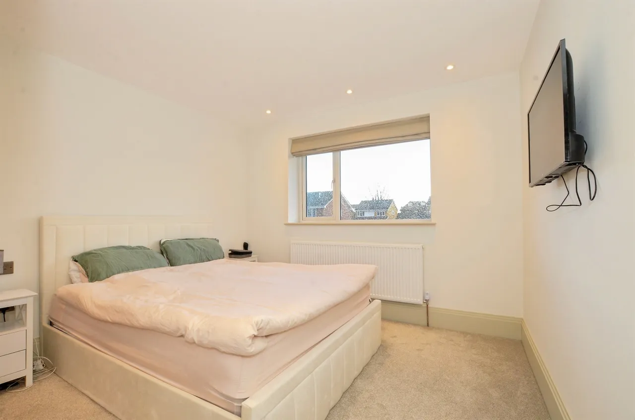 Hastings Way, Bushey, photo 12