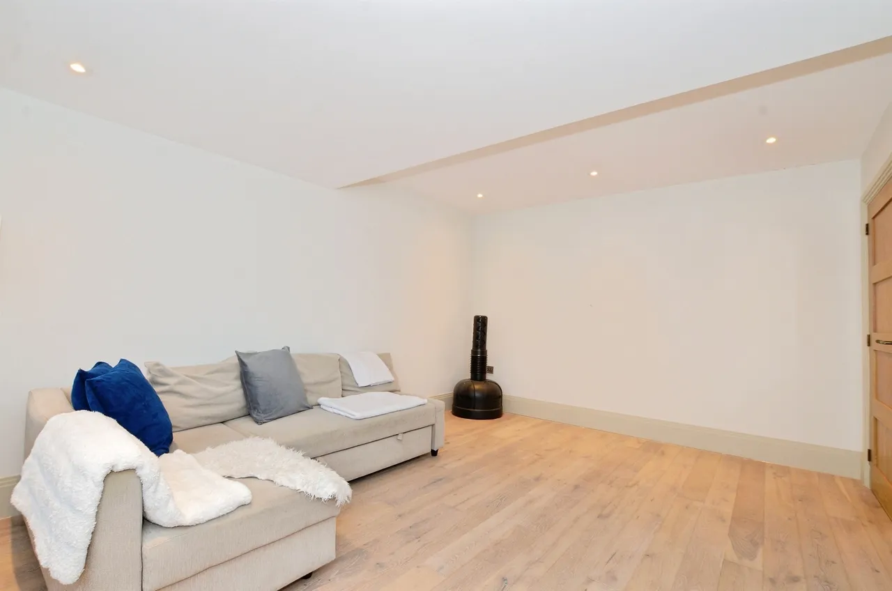 Hastings Way, Bushey, photo 7
