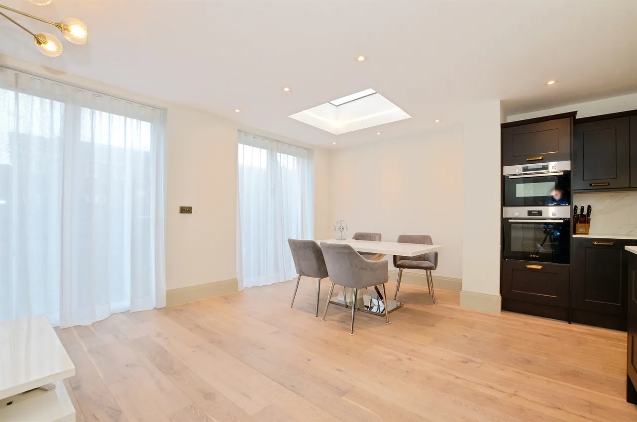 Hastings Way, Bushey, photo 9