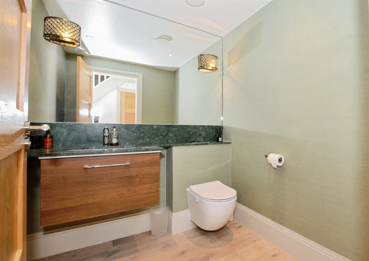 Hastings Way, Bushey, photo 11