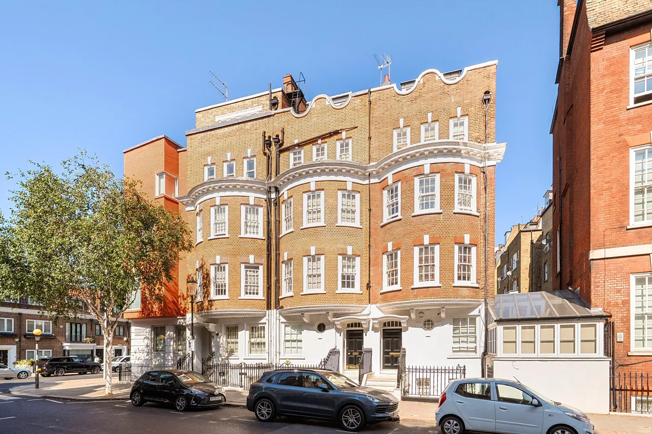 1 bed flat for sale — Second Floor Flat, 56 Draycott Place, London
