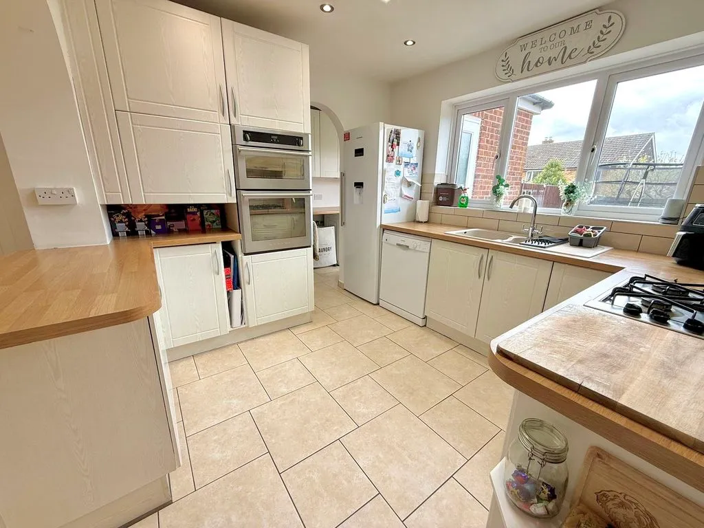 The Cheveralls, Dunstable LU6 3NH, photo 4