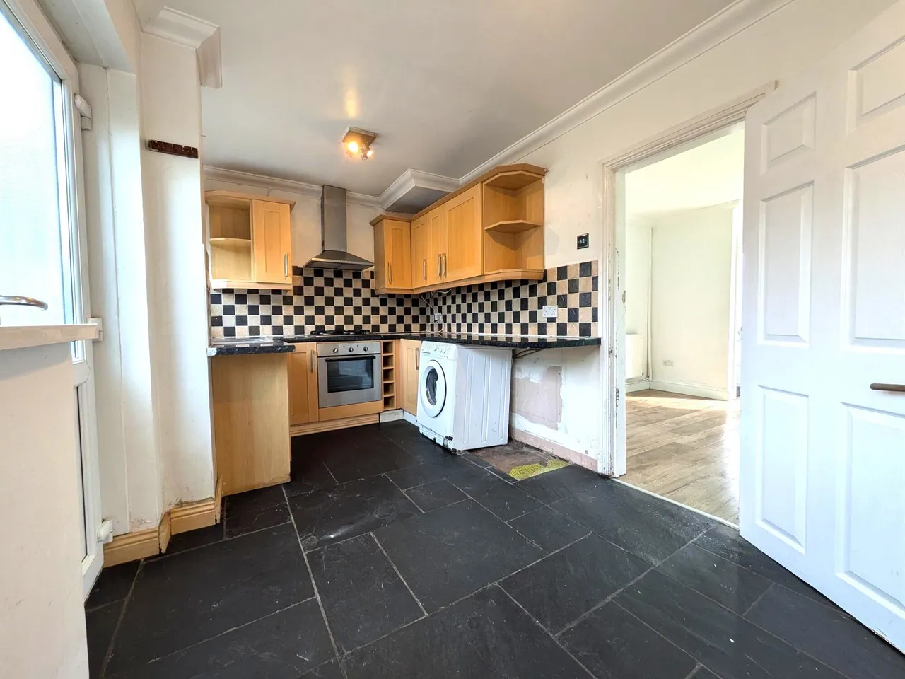 Heol Seward, Beddau, CF38, photo 6