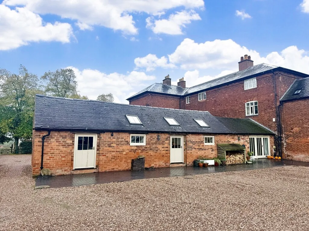 4 bed barn conversion for sale, Etwall Road