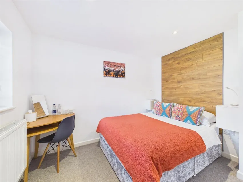 Four Bedroom House With Detached Coach House, photo 22