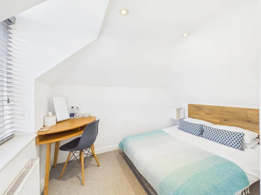 Four Bedroom House With Detached Coach House, photo 23