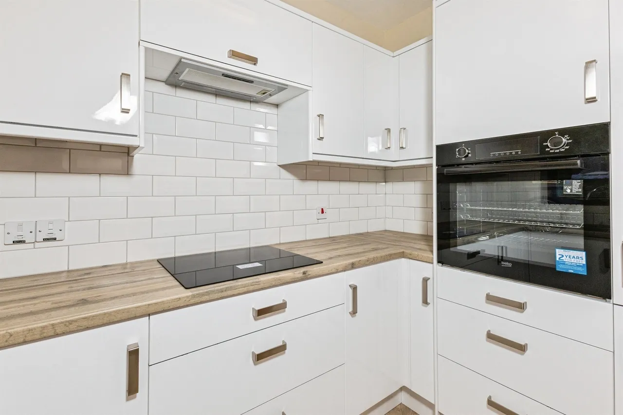 Emmbrook Court, Reading, RG6, photo 4
