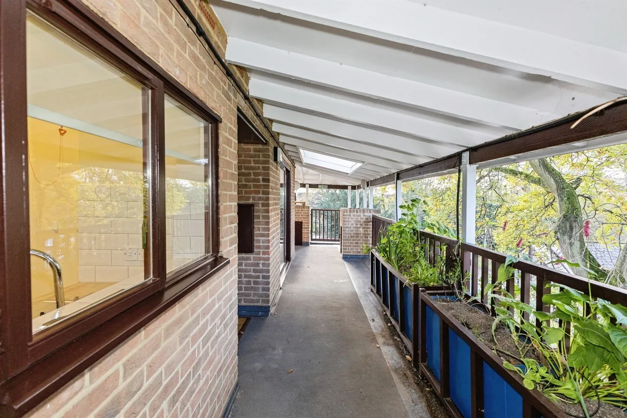 Emmbrook Court, Reading, RG6, photo 13