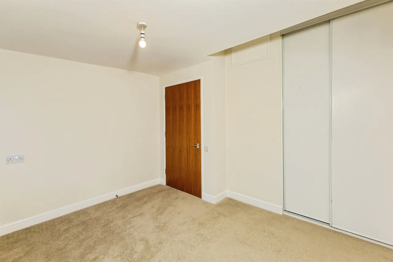 Emmbrook Court, Reading, RG6, photo 7