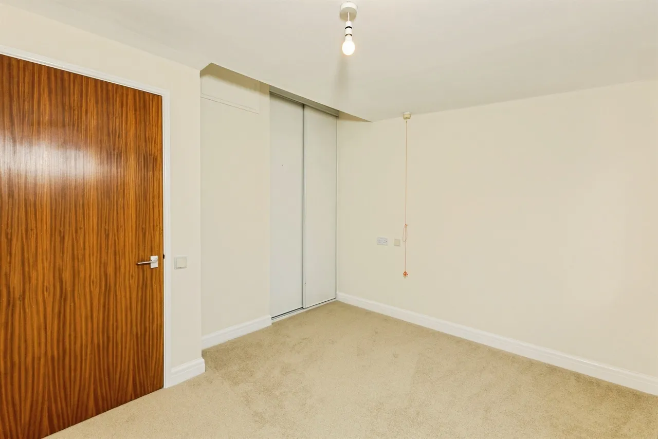 Emmbrook Court, Reading, RG6, photo 8