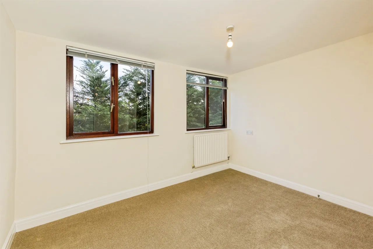 Emmbrook Court, Reading, RG6, photo 10