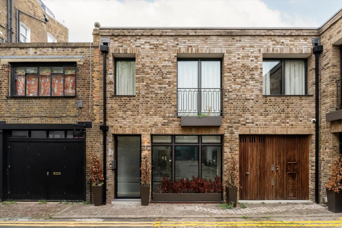 1 bed flat for sale, Westbourne Grove Mews, London, W11