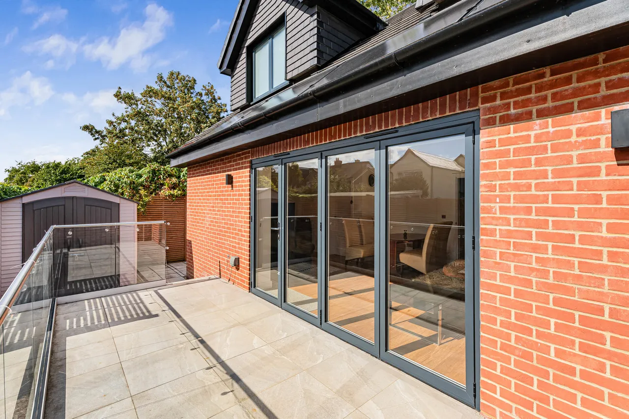Glebe Road, Egham, TW20, photo 8