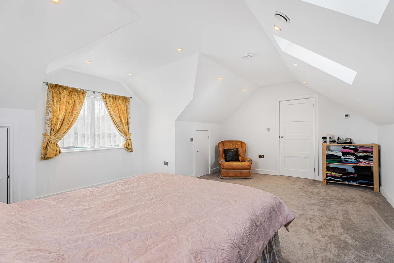 Glebe Road, Egham, TW20, photo 21