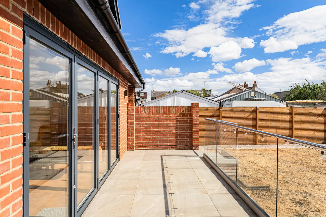Glebe Road, Egham, TW20, photo 10
