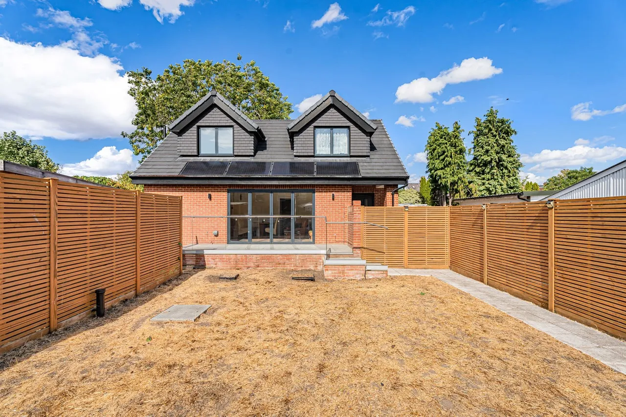 Glebe Road, Egham, TW20, photo 29
