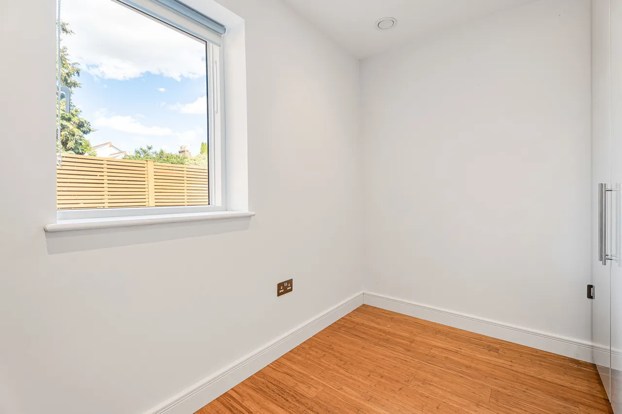 Glebe Road, Egham, TW20, photo 13