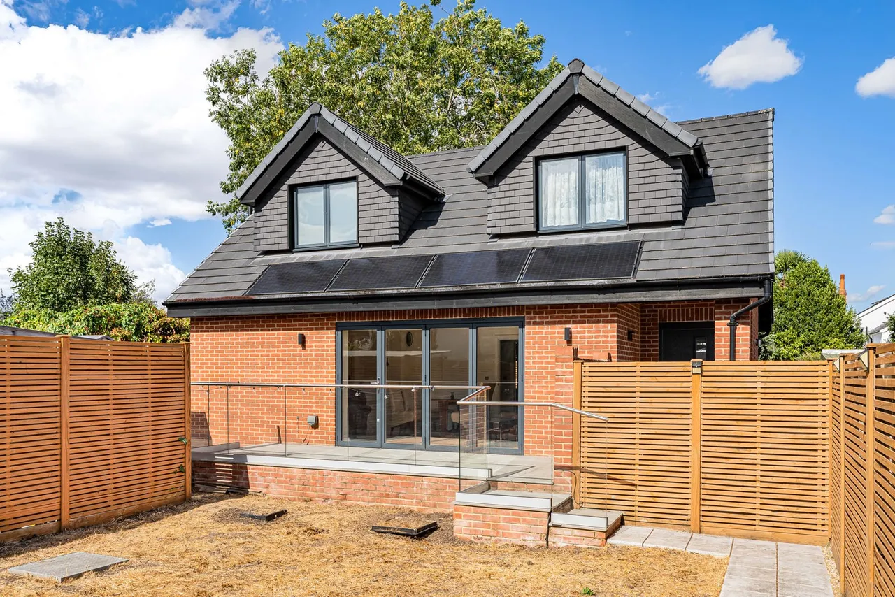 Glebe Road, Egham, TW20, photo 28