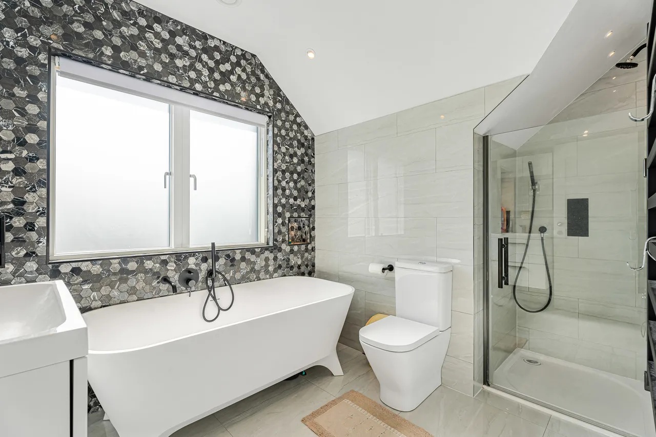 Glebe Road, Egham, TW20, photo 5