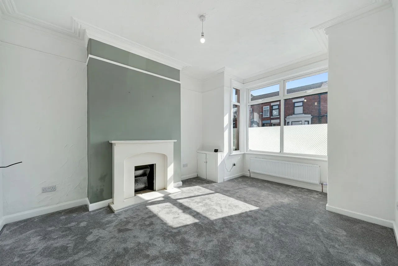 Peel House Lane, Widnes, Widnes, WA8 6TN, photo 5