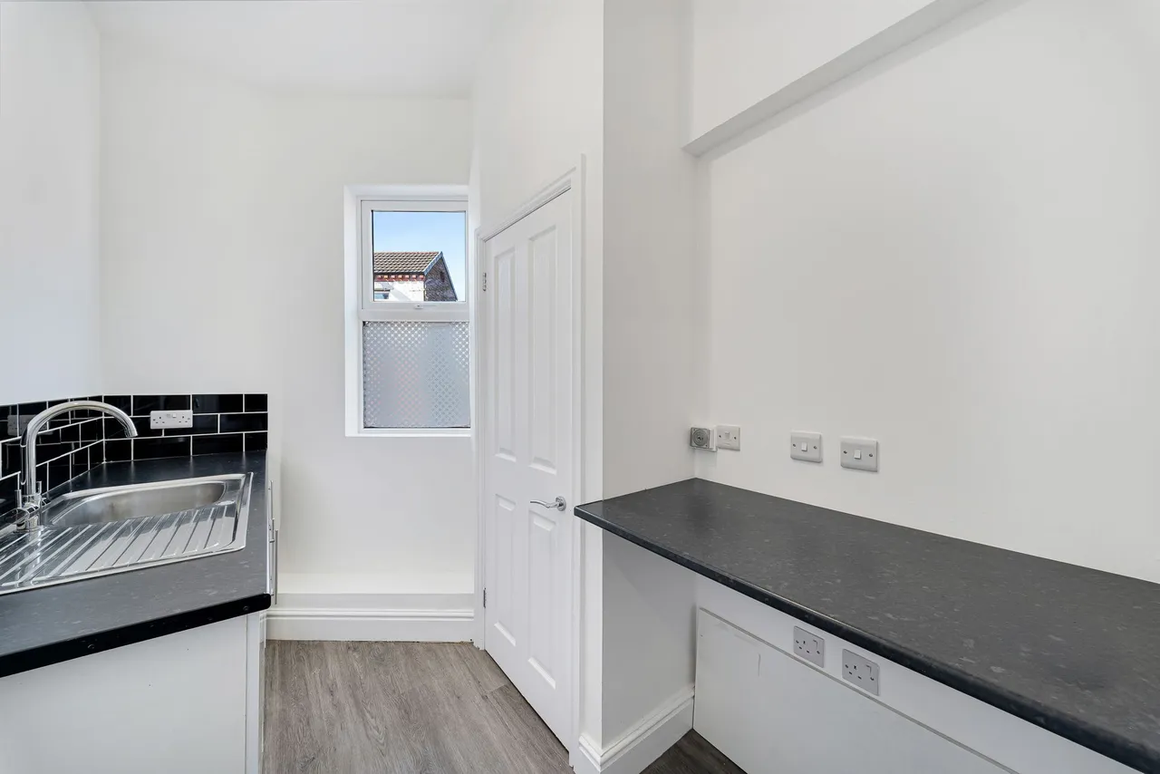 Peel House Lane, Widnes, Widnes, WA8 6TN, photo 10
