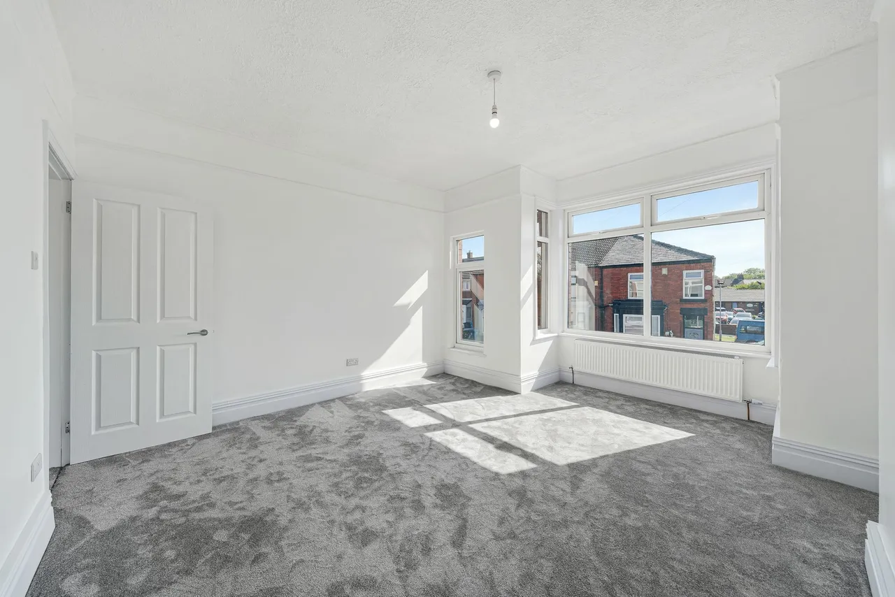 Peel House Lane, Widnes, Widnes, WA8 6TN, photo 13