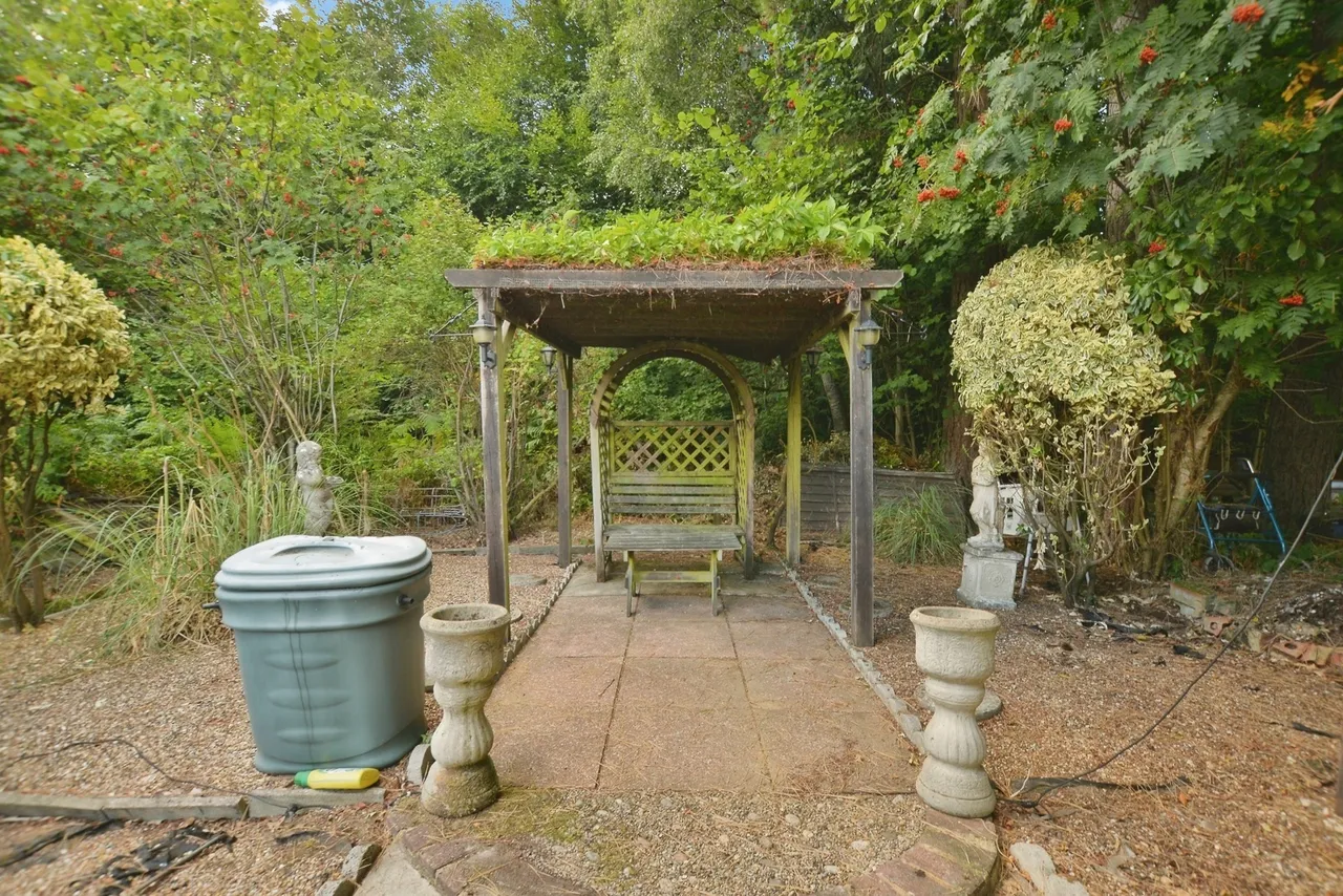 Canterbury Road, Charing, TN27, photo 12
