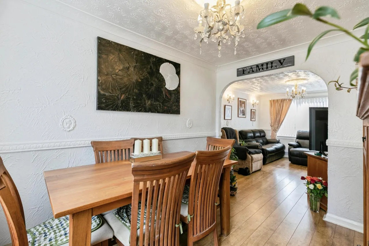 Ashdene Crescent, Wakefield, WF4, photo 9