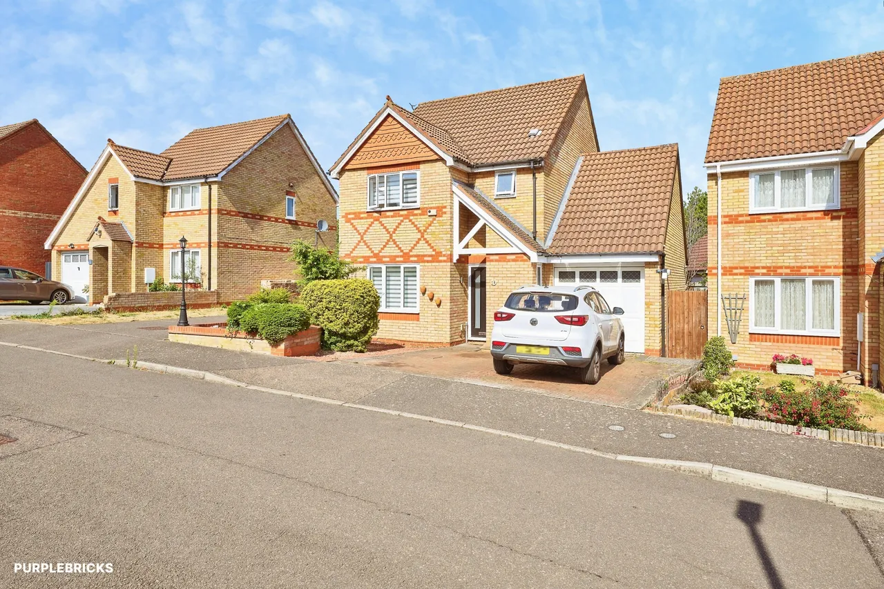 Harrier Close, Huntingdon, PE29, photo 3
