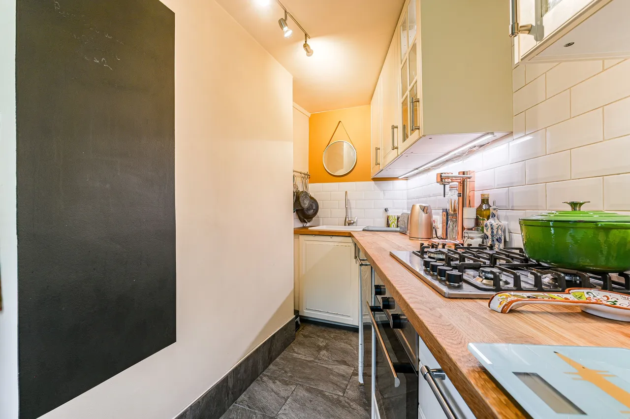 Basement Flat, 68 Limes Grove, London, photo 11